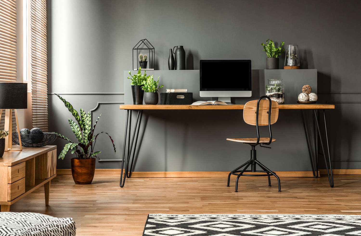 Clean desk setup with cables hidden using trays, mounts, and wireless power tips